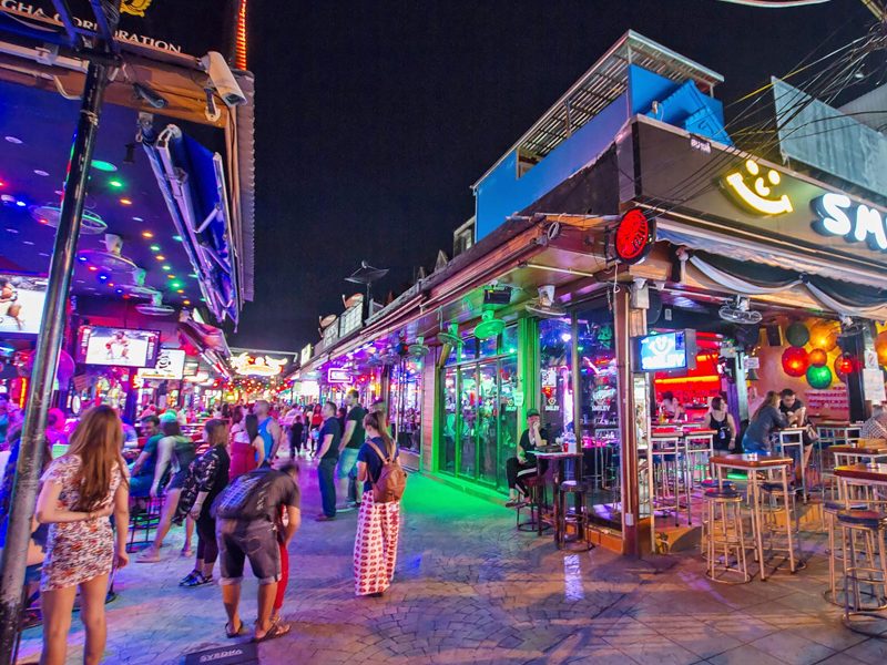 A Guide to Phuket and its Top 10 Must-See Attractions_Phukets Nightlife
