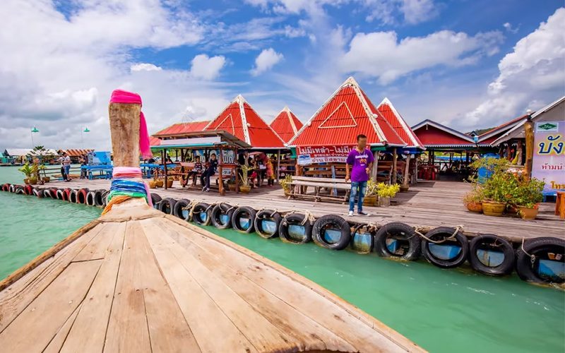 Coconut Island Phuket_Floating Restaurants